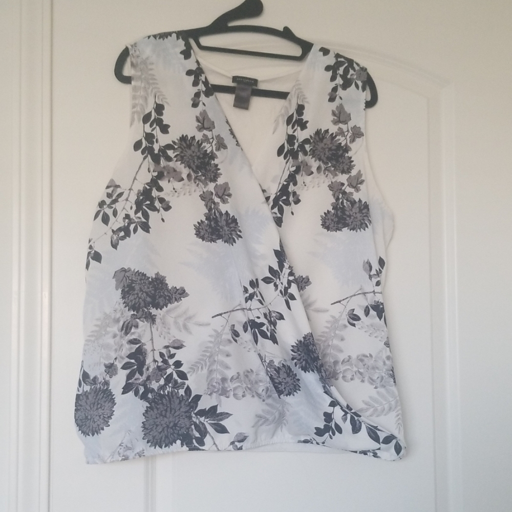 Ann Taylor Blouse sleeveless floral faux wrap XL
